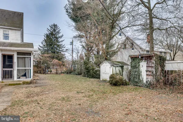a view of a house with a trees
