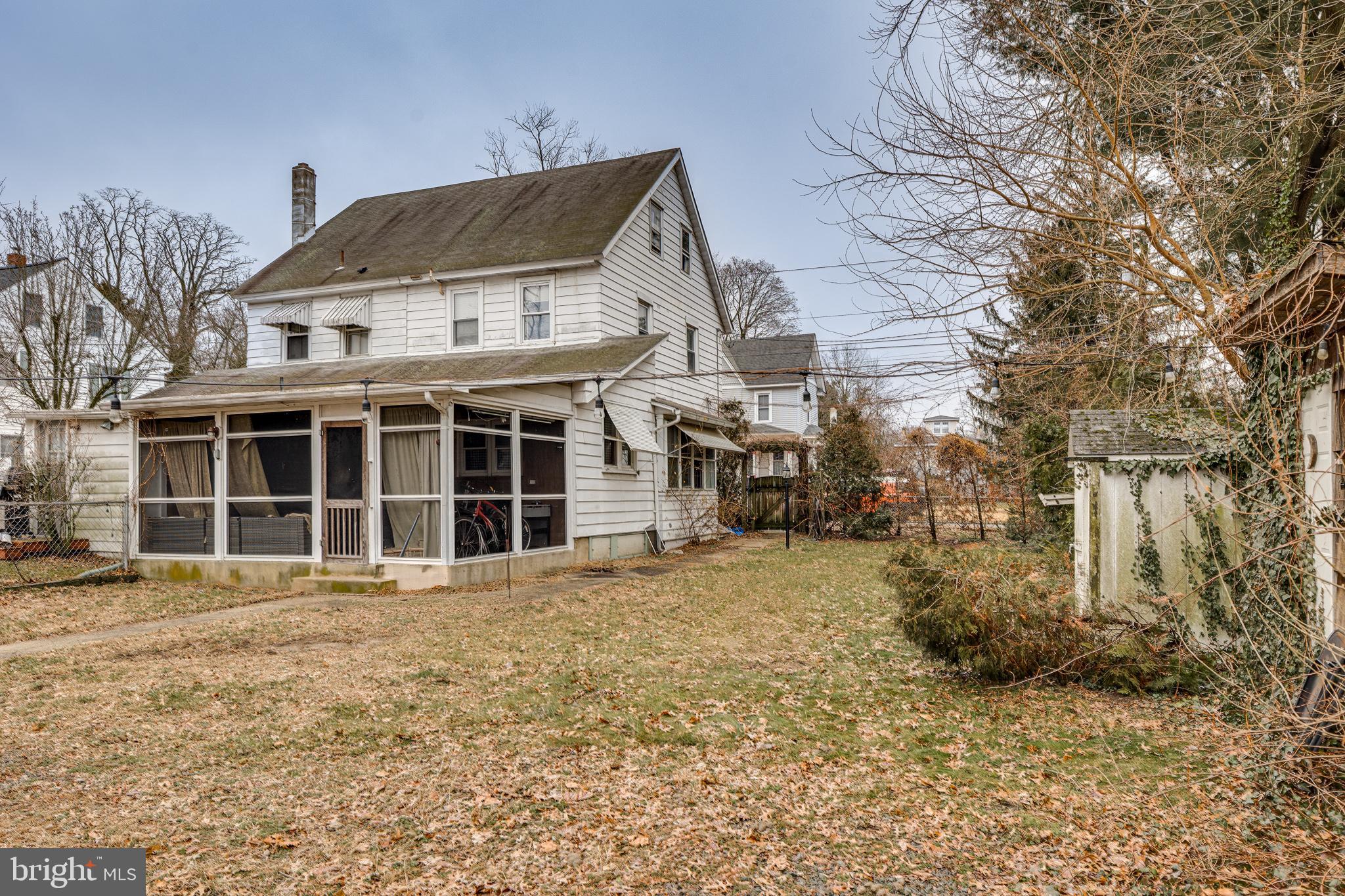 26 Chestnut Street Lumberton, NJ 08048 - Photo 24 of 32 a front view of a house with a garden