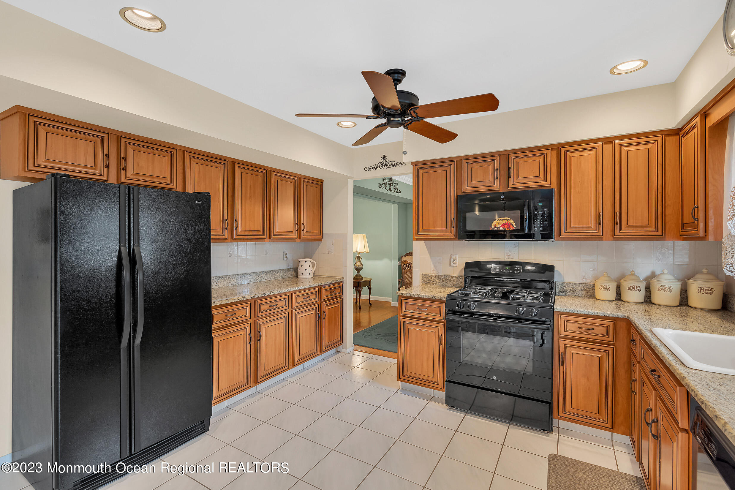 7 Regal Road Manalapan, NJ 07726 - Photo 16 of 36 Kitchen
