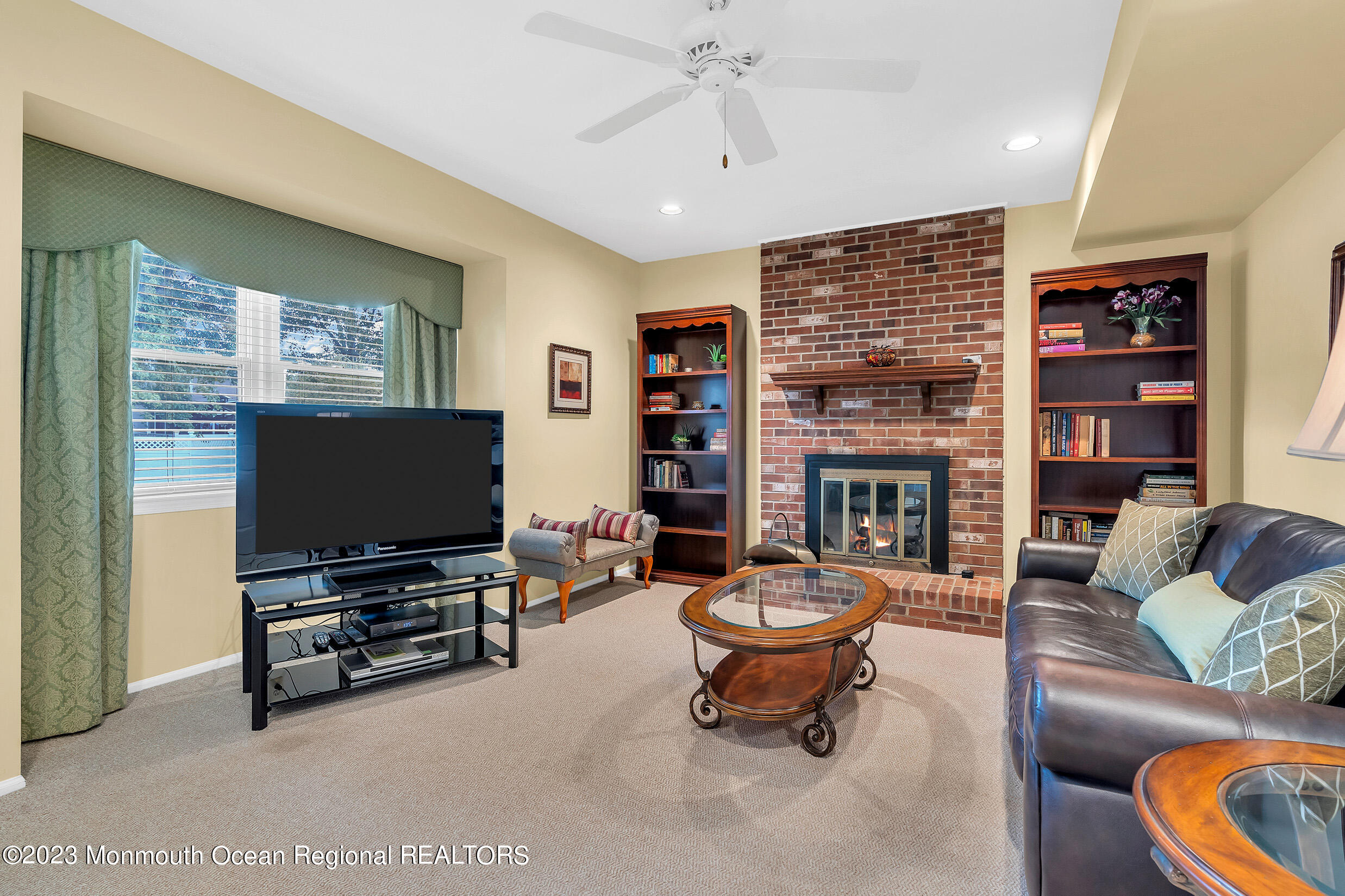 7 Regal Road Manalapan, NJ 07726 - Photo 20 of 36 5 (22)