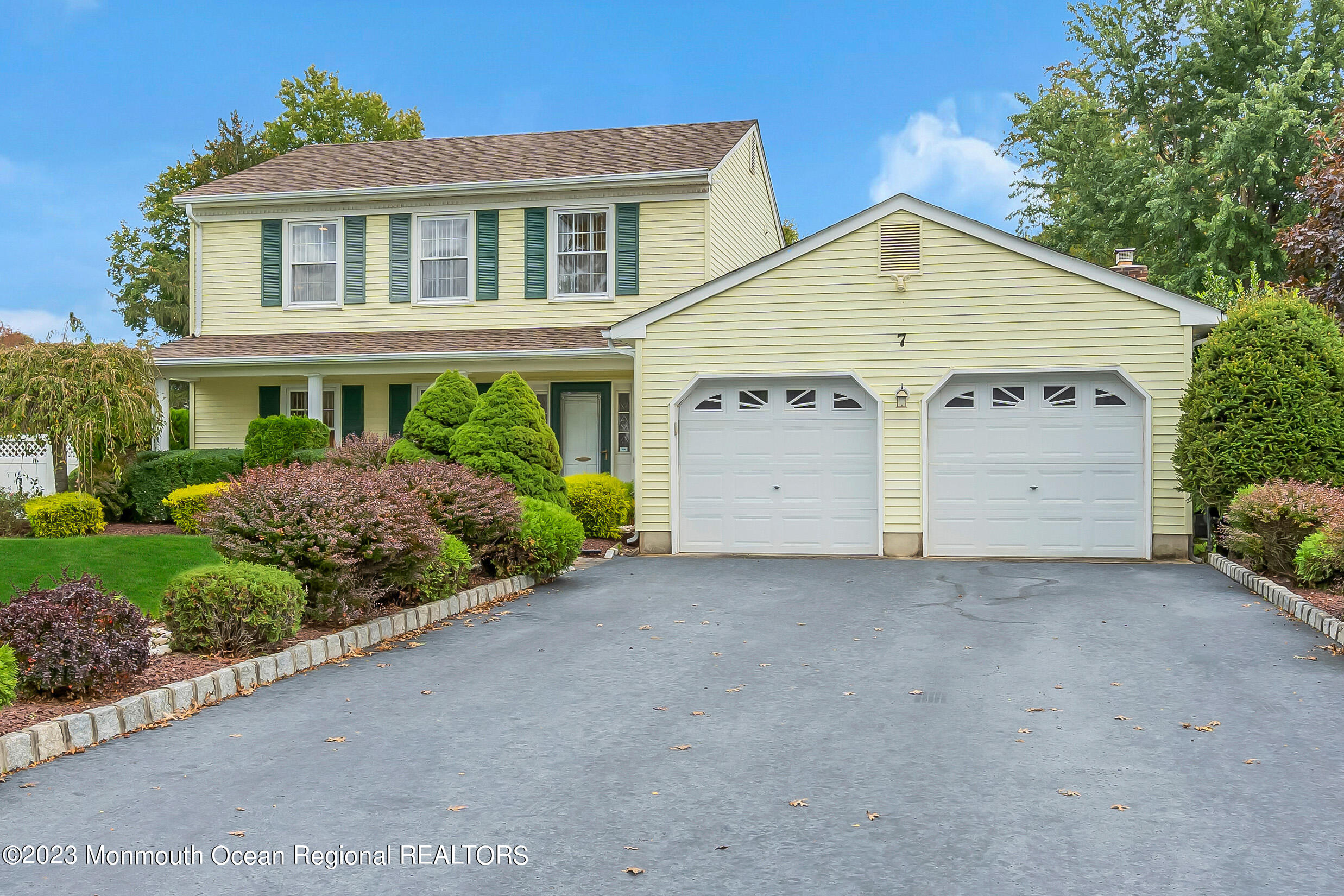 7 Regal Road Manalapan, NJ 07726 - Photo 3 of 36 Driveway