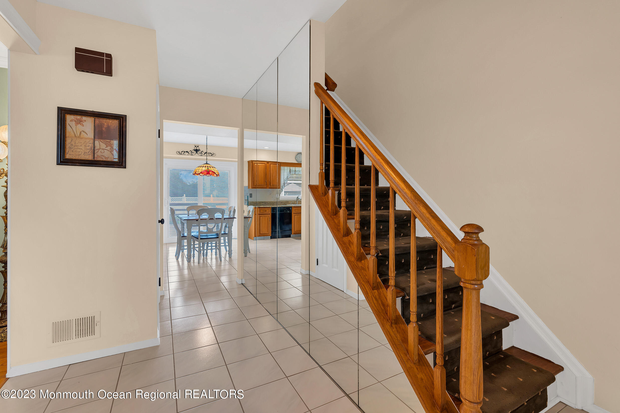 7 Regal Road Manalapan, NJ 07726 - Photo 7 of 36 Foyer