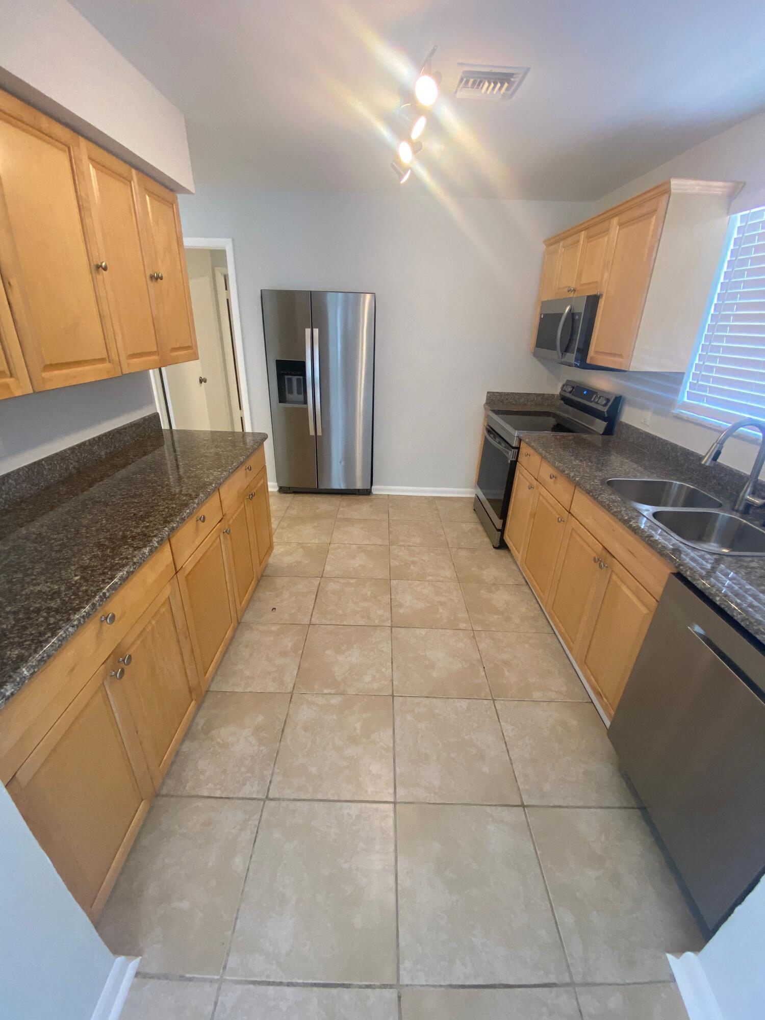 1317 Willow Road West Palm Beach, FL 33406 - Photo 6 of 33 6