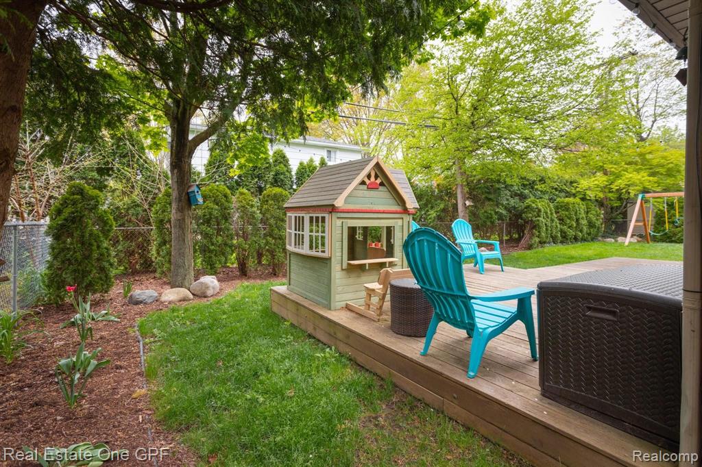 559 Cook Road Grosse Pointe Woods, MI 48236 - Photo 43 of 47