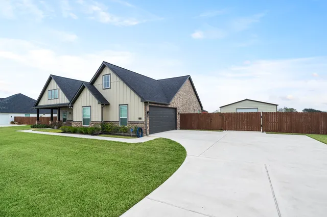 $585,000 | 9719 Neon Moon Drive, Needville, TX 77461