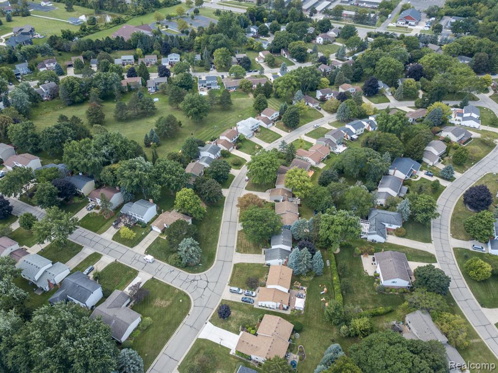 1659 Dennett Lane Rochester Hills, MI 48307 - Photo 48 of 49
