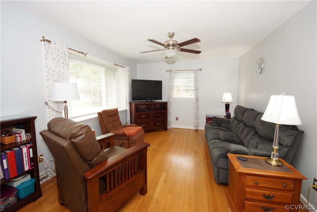 2402 Cranbrook Road Henrico, VA 23229 - Photo 3 of 20 Gallery Image 3