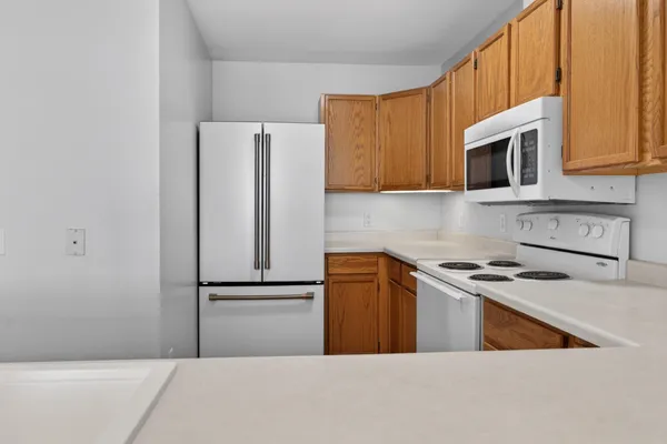 $1,700 | 301 Harbour Town Drive, Unit 406, Madison, WI 53717