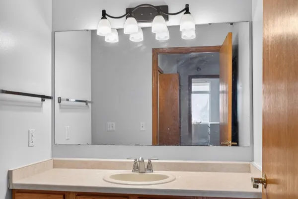$1,700 | 301 Harbour Town Drive, Unit 406, Madison, WI 53717