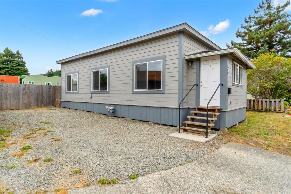 103 First Avenue Rio Dell, CA 95562 - Photo 1 of 2 Gallery Image 1