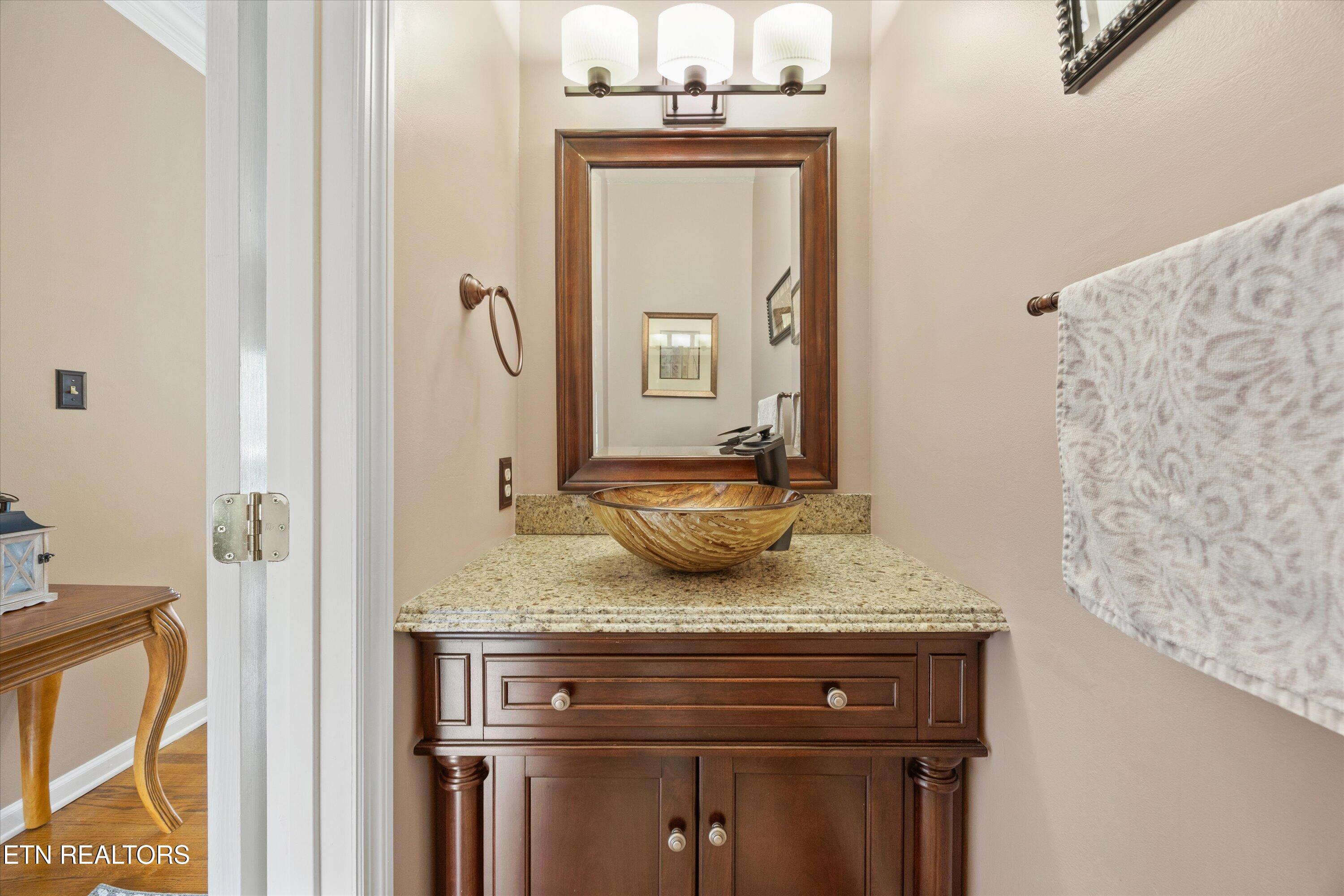 12971 Buckley Road Knoxville, TN 37934 - Photo 18 of 54 Half Bath on the main level