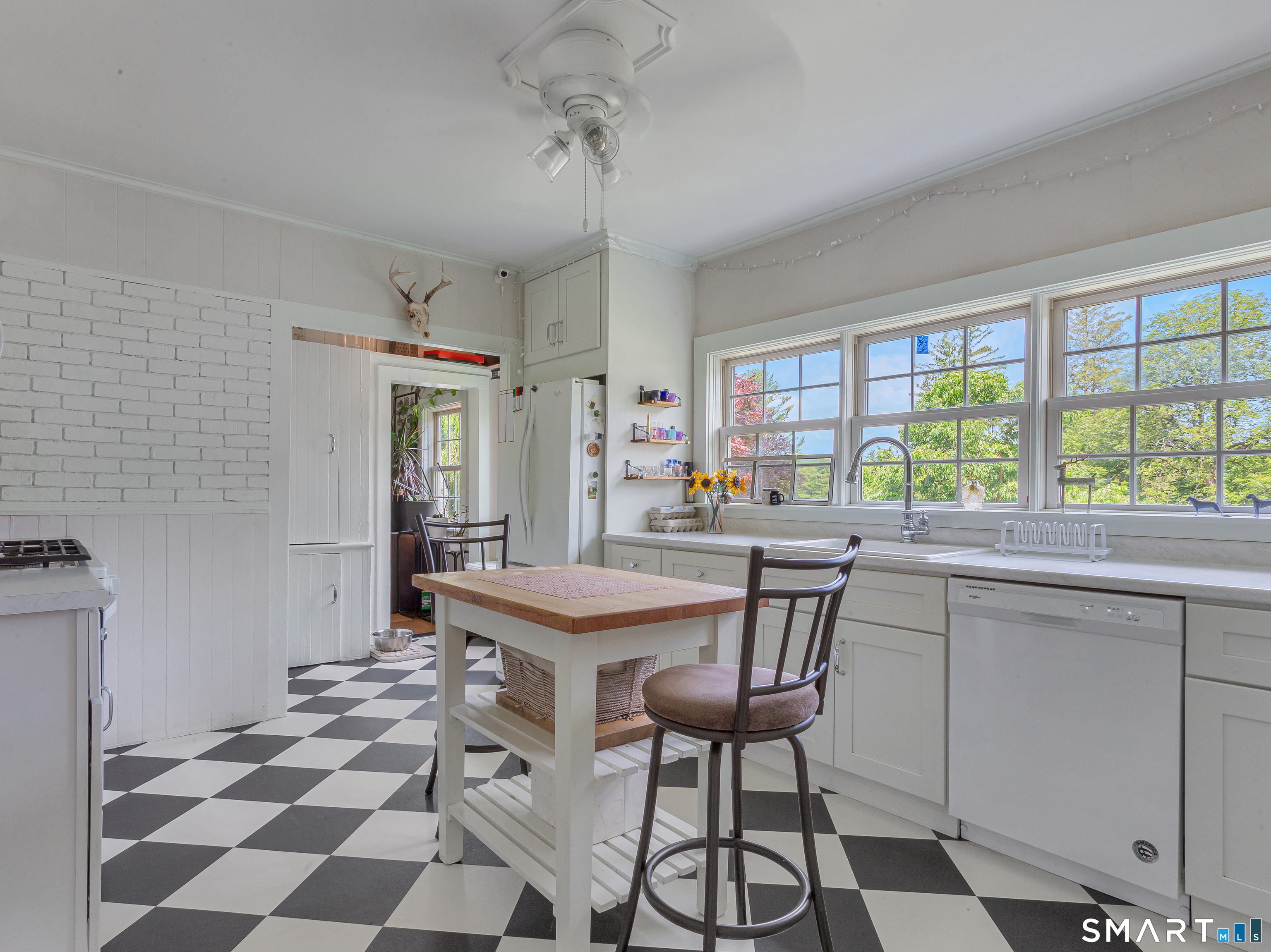 433 Wrights Crossing Road Pomfret Center, CT 06259 - Photo 38 of 40 Caretaker's kitchen