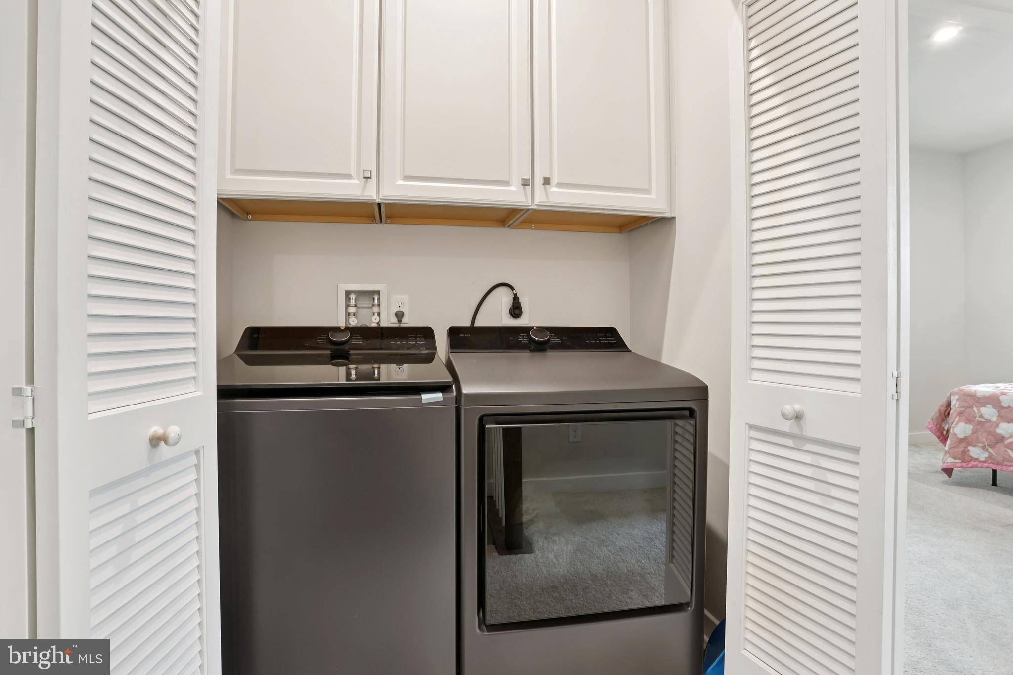 47 Rosemary Way Mount Laurel, NJ 08054 - Photo 24 of 47 a close view of a stove top oven and cabinets