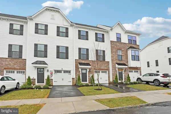$569,999 | 47 Rosemary Way, Mount Laurel, NJ 08054