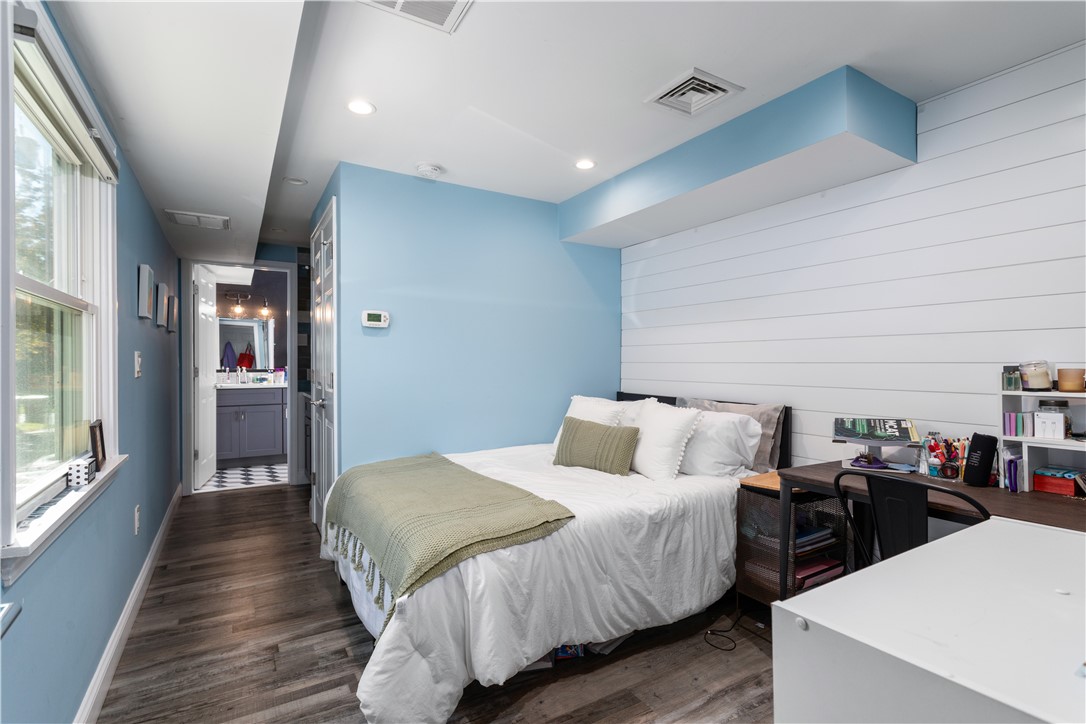 4 James Street Middletown, RI 02842 - Photo 9 of 50