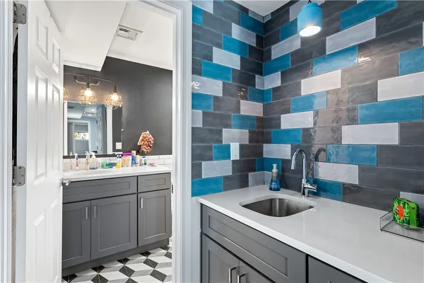 $1,800,000 | 4 James Street, Middletown, RI 02842