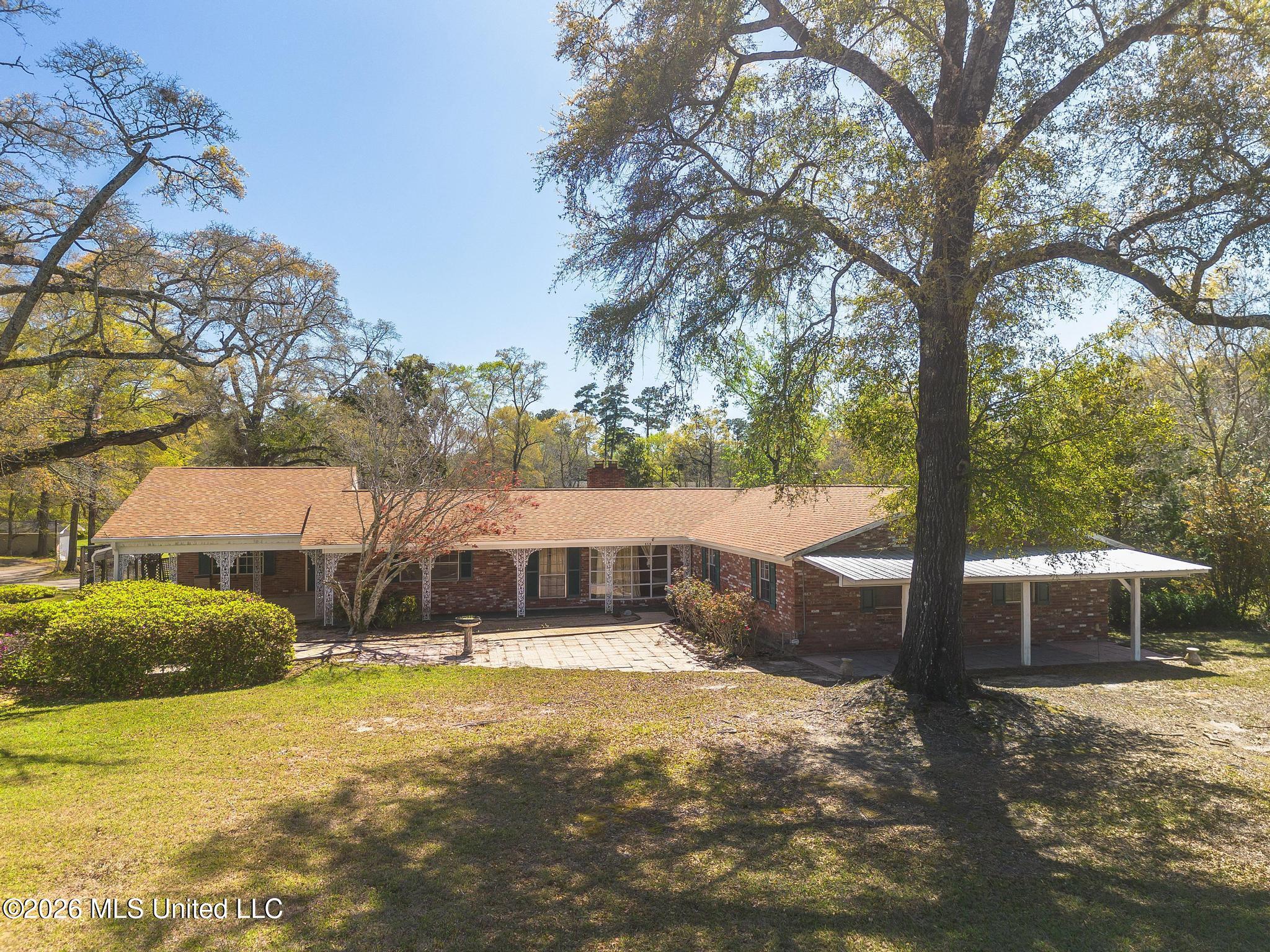 416 Howard Street Wiggins, MS 39577 - Photo 2 of 31 Front