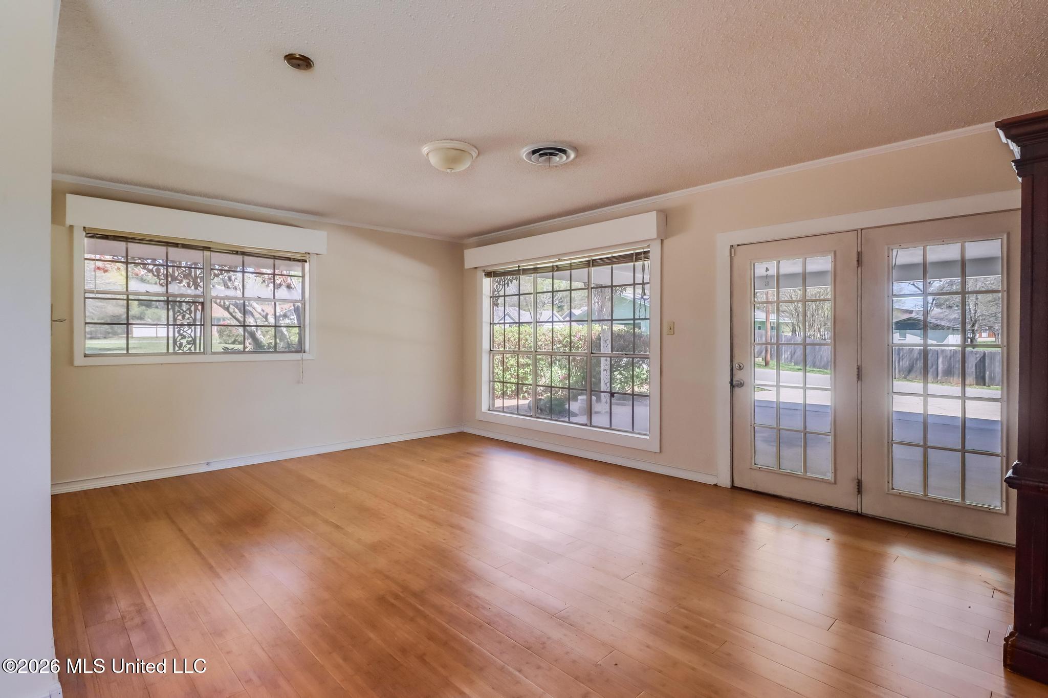416 Howard Street Wiggins, MS 39577 - Photo 7 of 31 Sitting Room