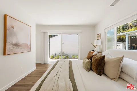 $1,595,000 | 8421 Airlane Avenue, Los Angeles, CA 90045