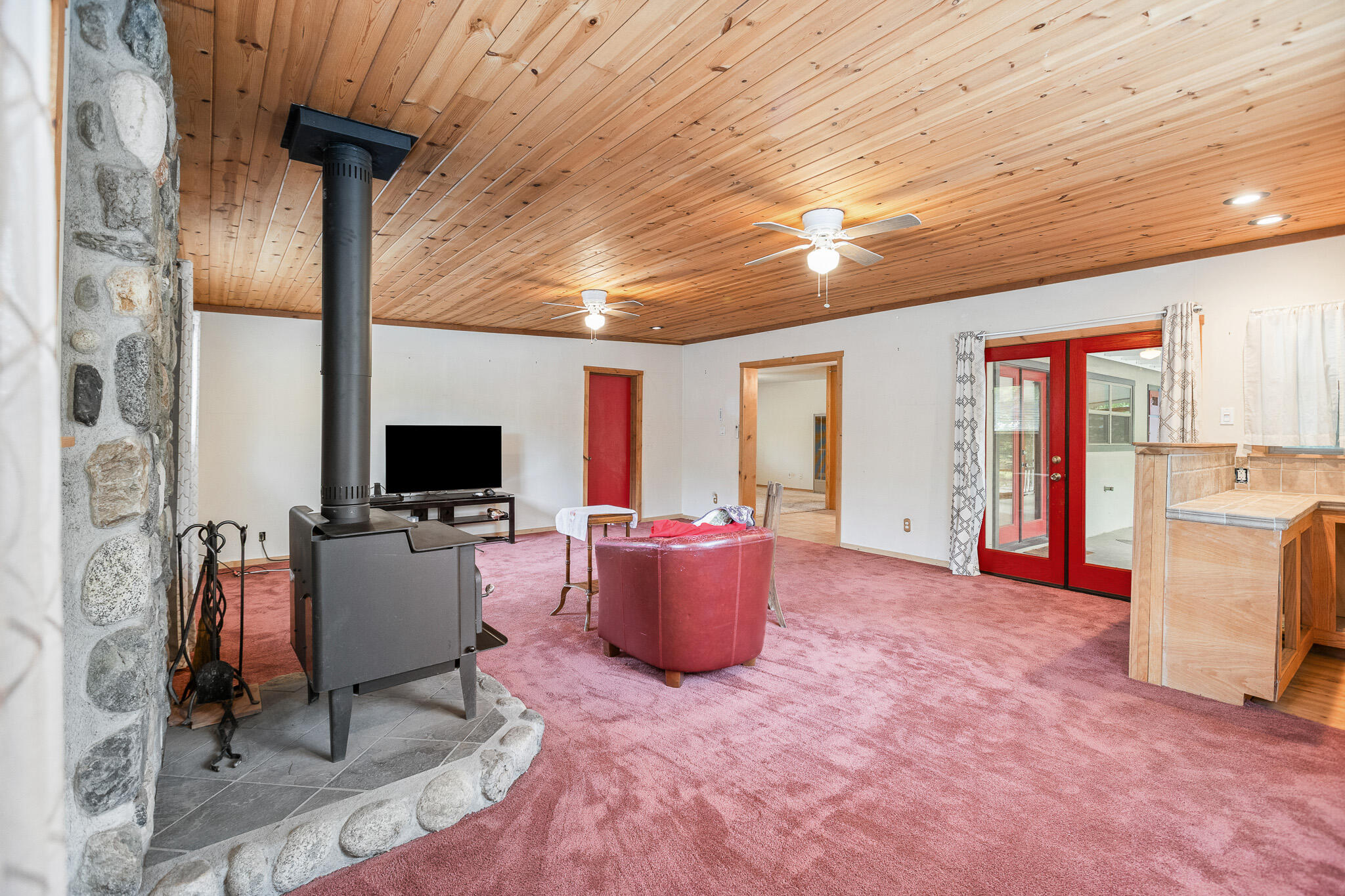 40826 Grouse Drive Three Rivers, CA 93271 - Photo 28 of 75 25 2nd Living Room