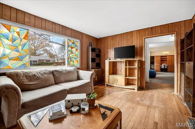 $199,900 | 1710 Kilmory Drive, Florissant, MO 63031