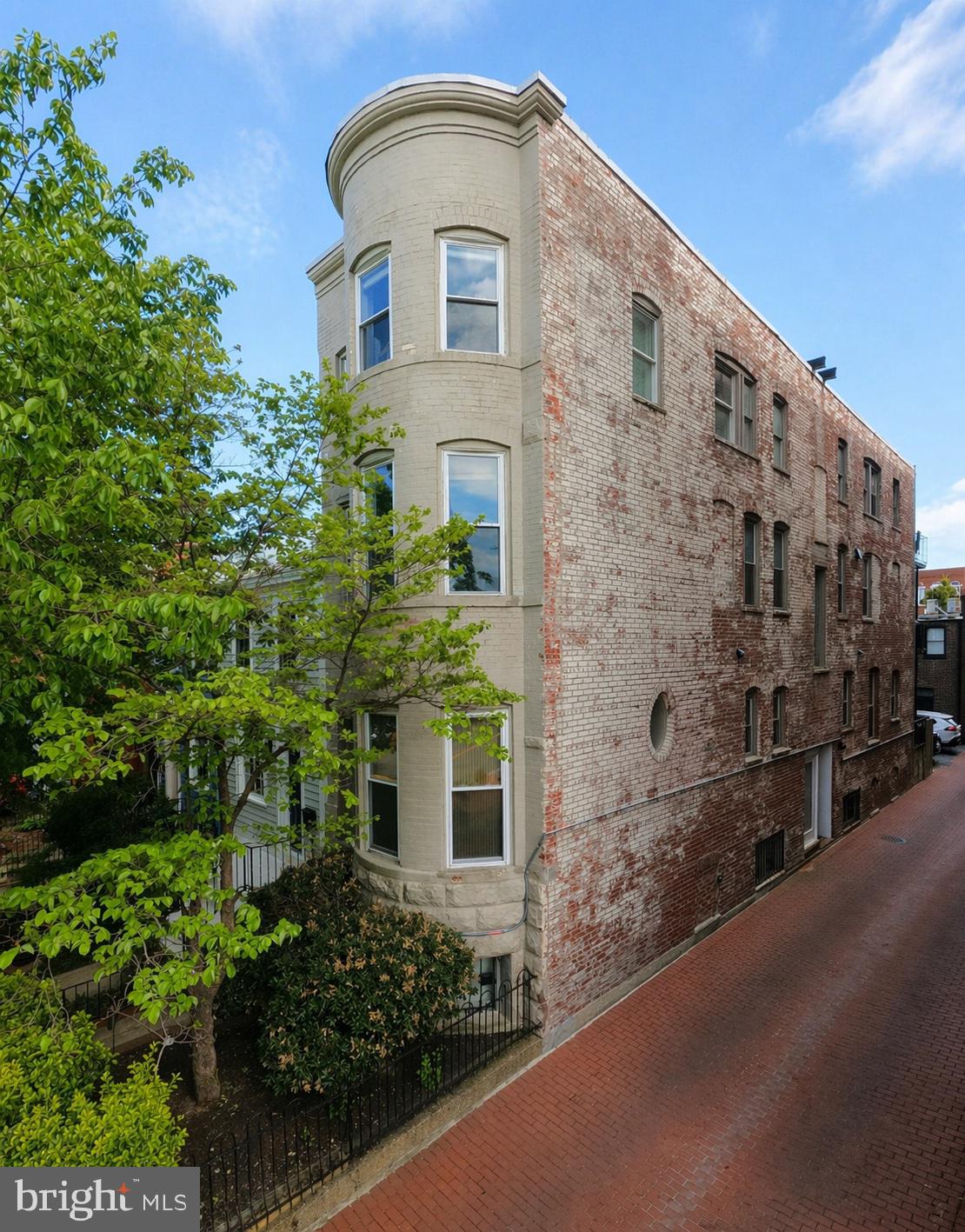 631 Constitution Avenue Northeast Washington, DC 20002 - Photo 1 of 74