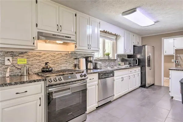 $5,500 | 6207 Moss Drive, Douglasville, GA 30135