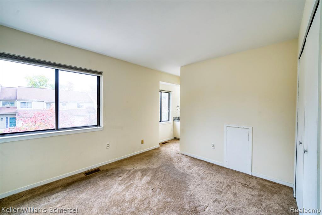 655 Glasgow Court Rochester Hills, MI 48307 - Photo 24 of 27
