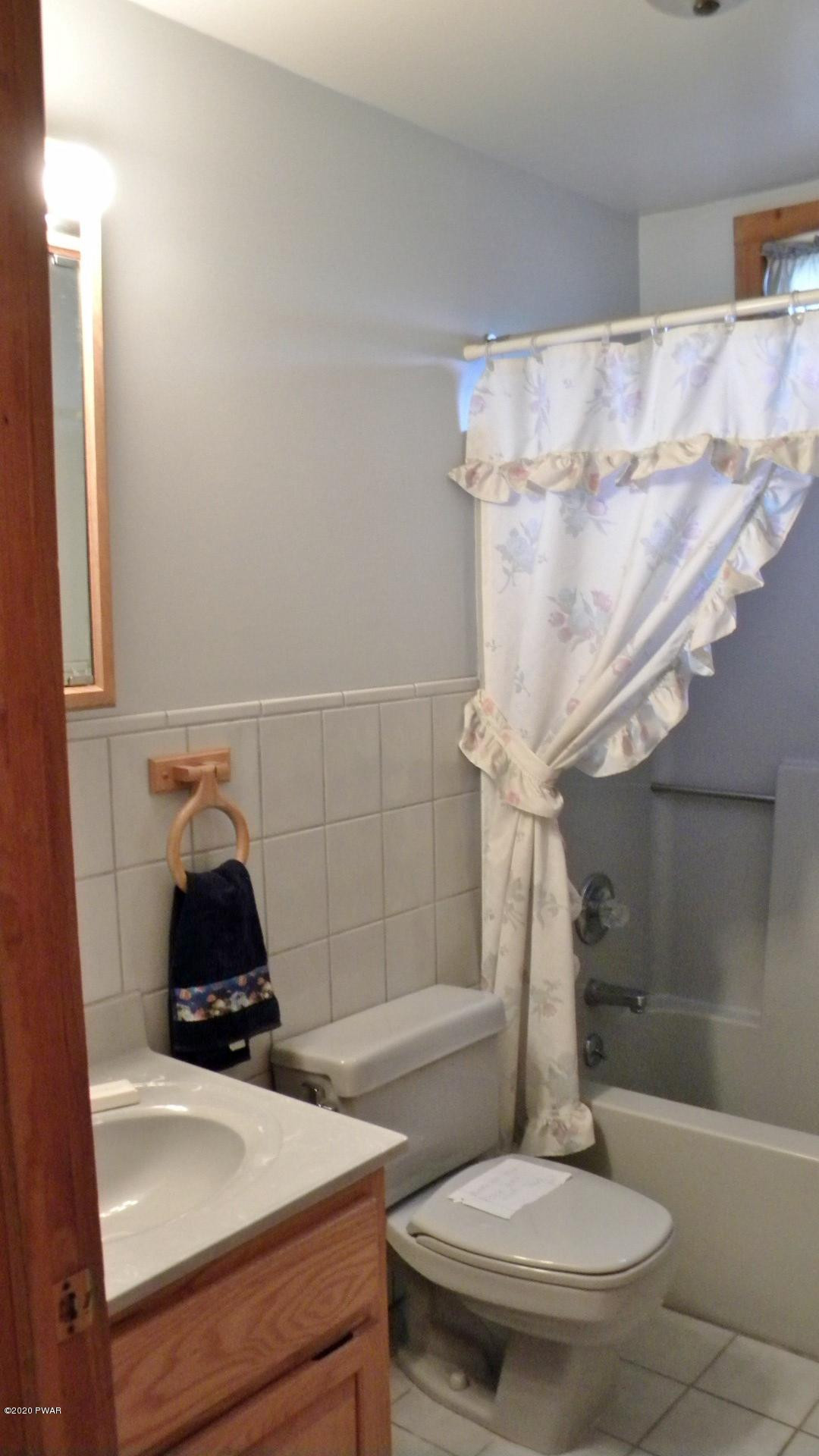 154 Sheards Road Milanville, PA 18443 - Photo 21 of 28 17-bathroom