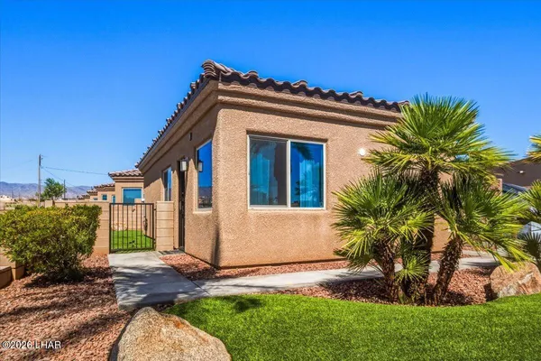 $290,000 | 490 North Lake Havasu Avenue, Unit A, Lake Havasu City, AZ 86403