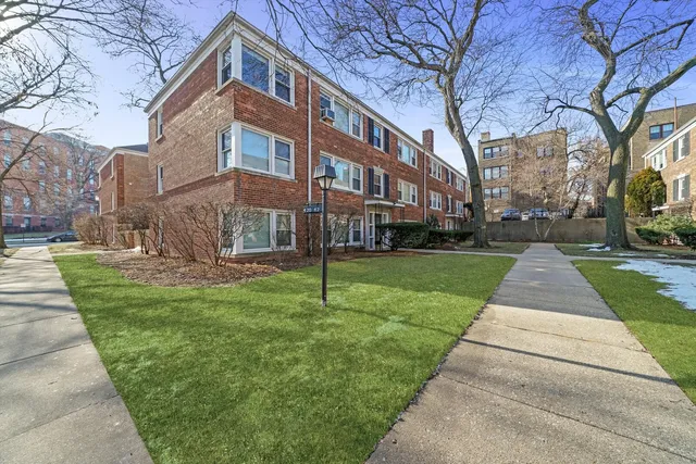 $1,595 | 434 Elmwood Avenue, Unit 2, Evanston, IL 60202