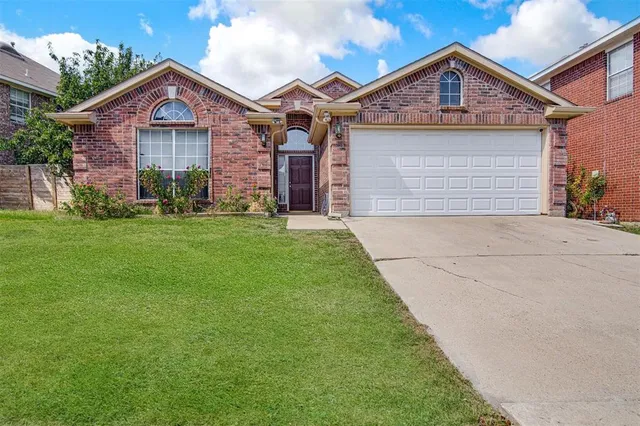 $2,100 | 6006 Team Court, Arlington, TX 76018