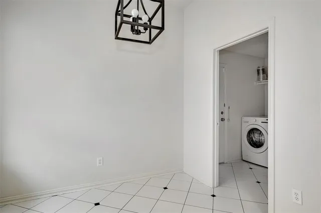 $2,100 | 6006 Team Court, Arlington, TX 76018