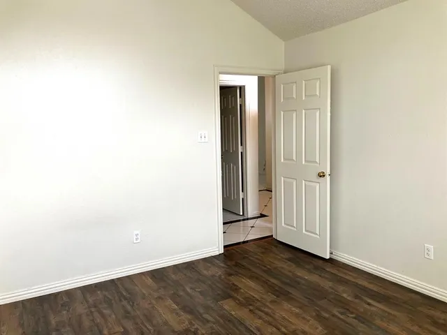 $2,100 | 6006 Team Court, Arlington, TX 76018