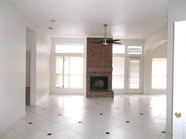 $2,100 | 6006 Team Court, Arlington, TX 76018