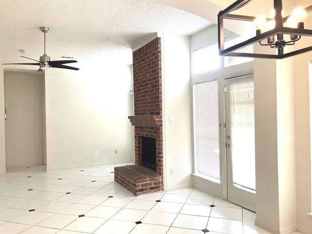 $2,100 | 6006 Team Court, Arlington, TX 76018