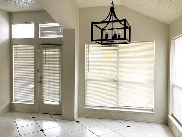 $2,100 | 6006 Team Court, Arlington, TX 76018