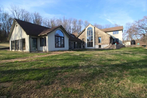 $999,000 | 3 Hillbrook Lane, Milford, NJ 08848