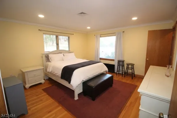 $999,000 | 3 Hillbrook Lane, Milford, NJ 08848