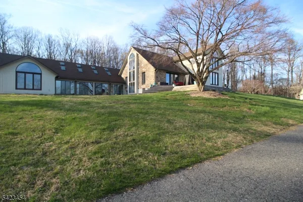$999,000 | 3 Hillbrook Lane, Milford, NJ 08848