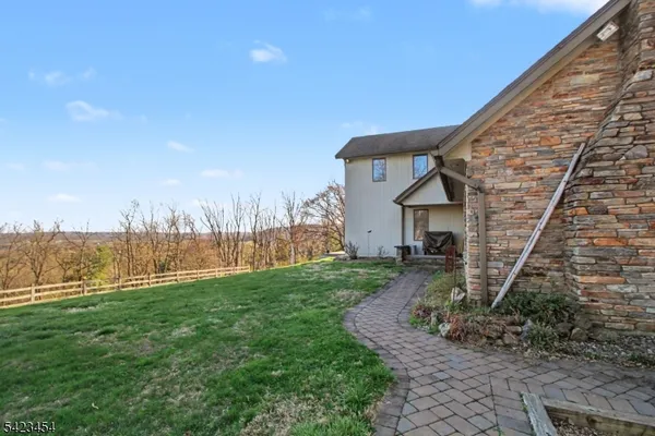 $999,000 | 3 Hillbrook Lane, Milford, NJ 08848