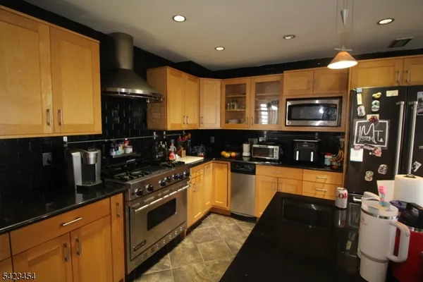 $999,000 | 3 Hillbrook Lane, Milford, NJ 08848