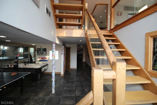 $999,000 | 3 Hillbrook Lane, Milford, NJ 08848
