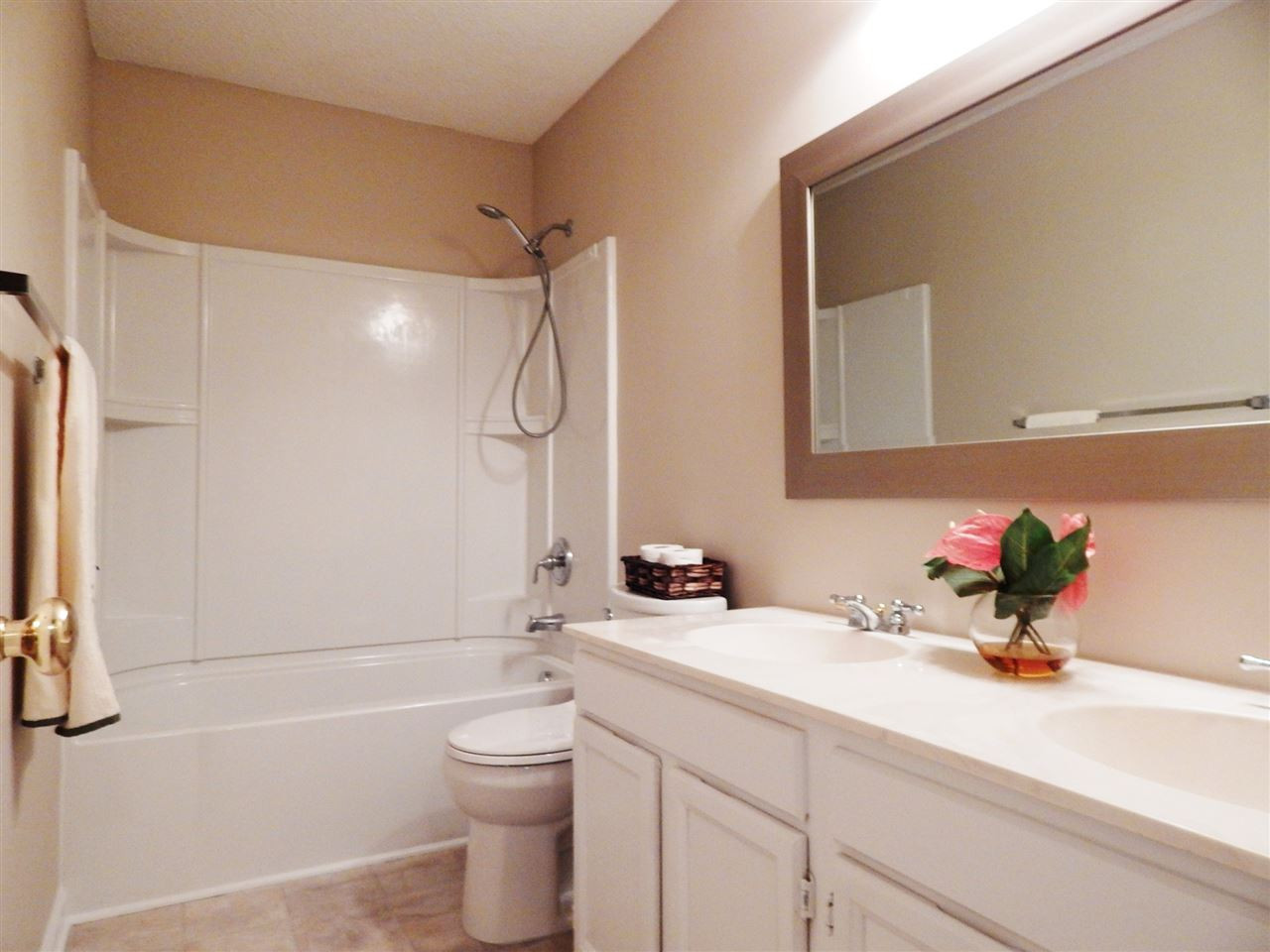 10005 Quillstone Court Raleigh, NC 27613 - Photo 13 of 22 Upstairs Hallway Bath