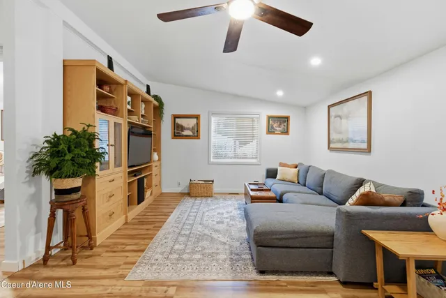 $465,000 | 16020 East 5th Street, Bayview, ID 83803