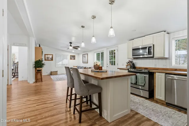 $465,000 | 16020 East 5th Street, Bayview, ID 83803