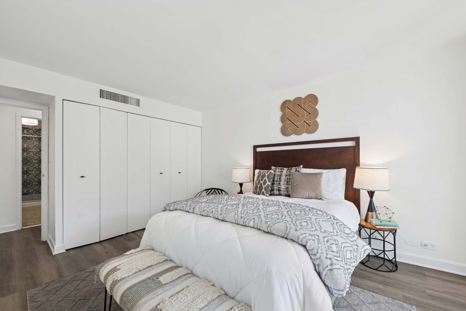 6033 North Sheridan Road, Unit 36G Chicago, IL 60660 - Photo 13 of 22