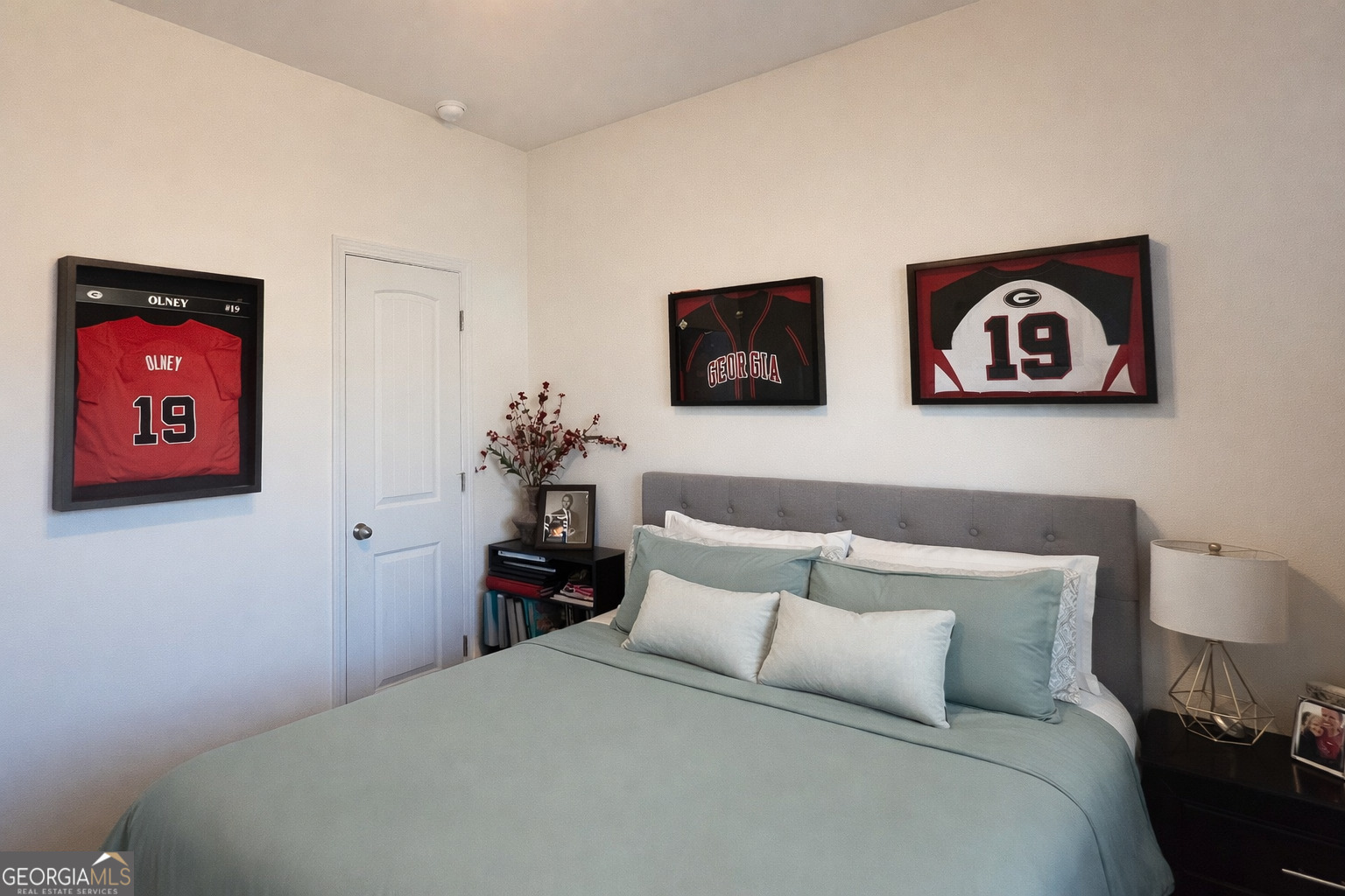 78 Willowrun Drive Rome, GA 30165 - Photo 24 of 35 a bedroom with a bed and a painting on the wall