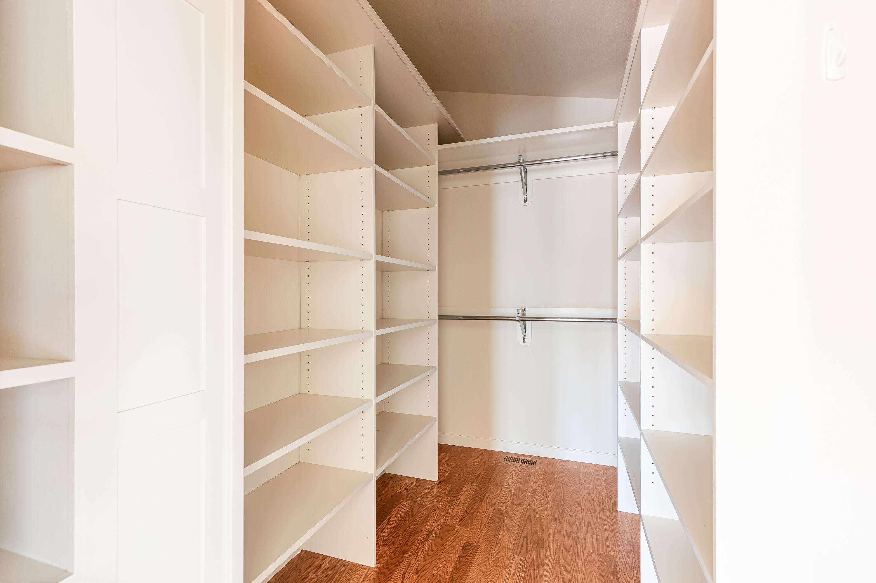 9552 North Applegate Road Grants Pass, OR 97527 - Photo 11 of 32 9R9A7231