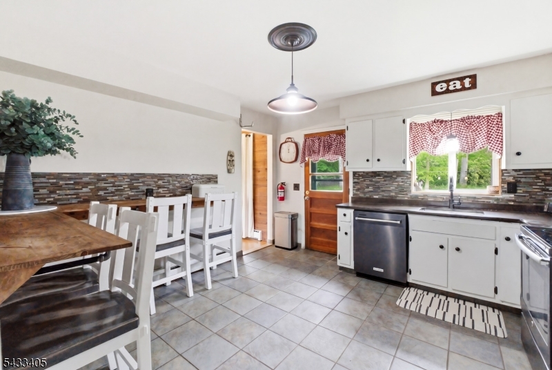 77 Decker Pond Road Andover, NJ 07821 - Photo 15 of 33